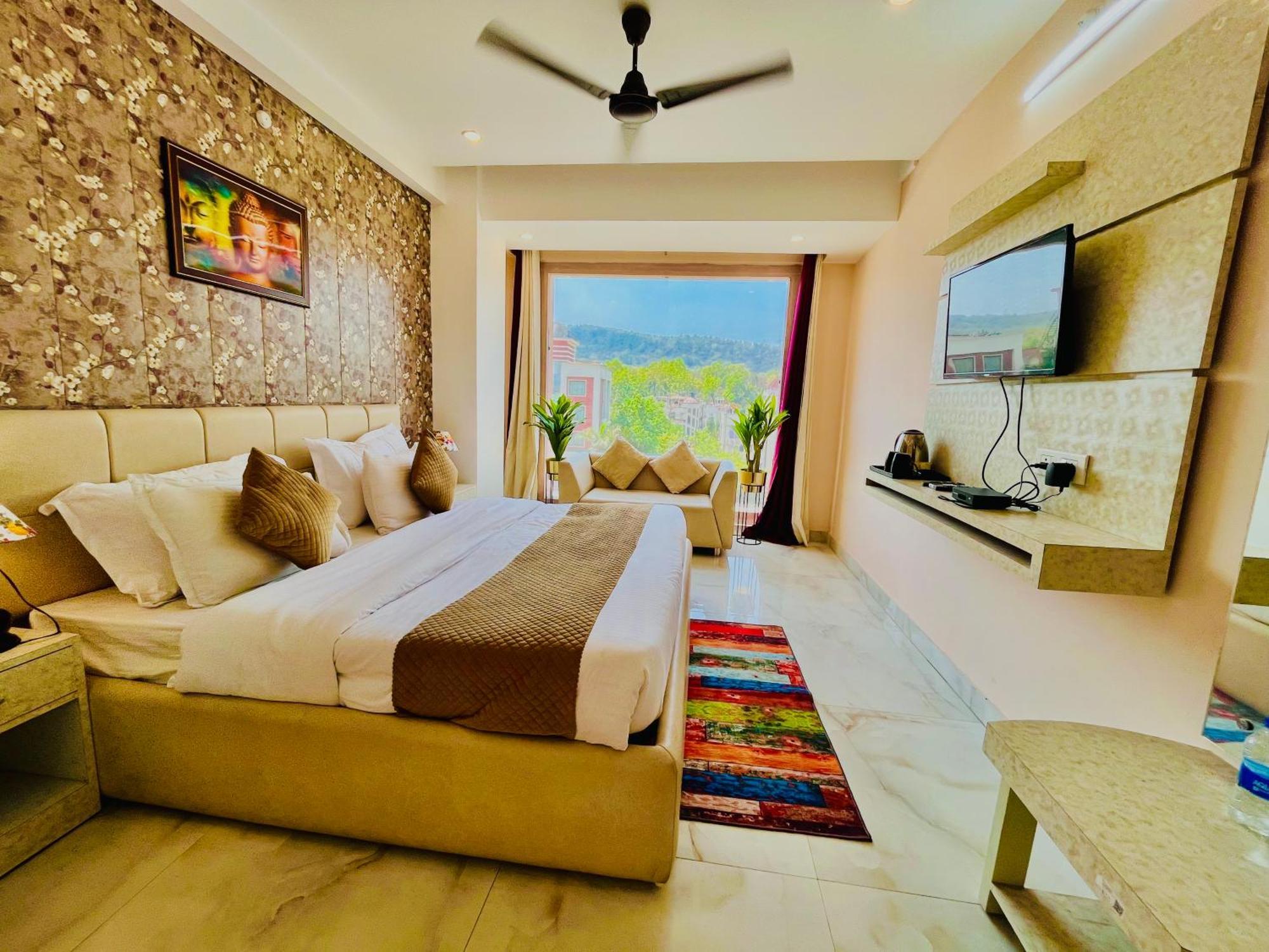 Hotel Golden Temple View By La Casa, Amritsar #Top Rated #Most Awarded #Swimming Pool #Prime Location #Luxury Rooms #Parking #Rooftop Cafe Exterior photo