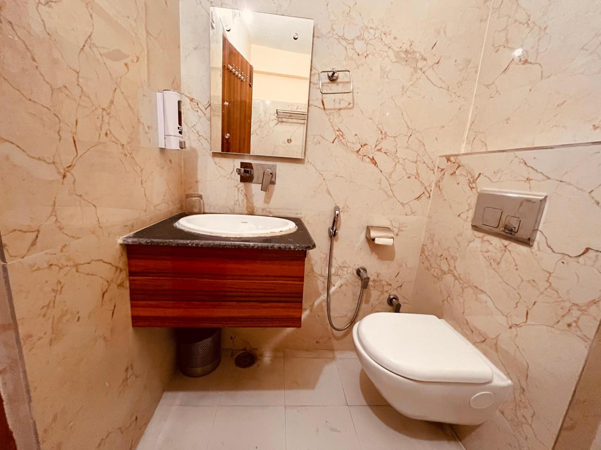 Hotel Golden Temple View By La Casa, Amritsar #Top Rated #Most Awarded #Swimming Pool #Prime Location #Luxury Rooms #Parking #Rooftop Cafe Exterior photo